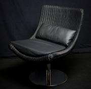 stuhl_lounge_sessel_loungesessel_korb_schwarz_mit_armlehnen_rundfuss_drehfuss_1.jpg