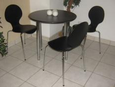 dreier_gruppe_schwarz_stuhl_stuehle_vierfu