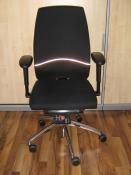 beurodrehstuhl_schwarz_design_1.jpg