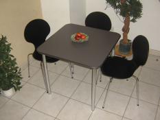 dreier_gruppe_schwarz_stuhl_stuehle_vierfu